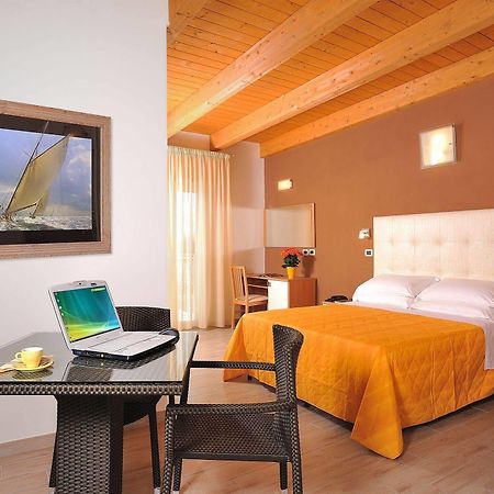 Hotel Favorita تْشيزيناتيكو المظهر الخارجي الصورة