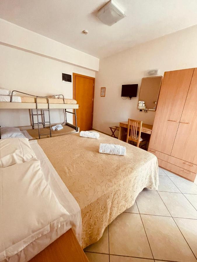 Hotel Favorita تْشيزيناتيكو المظهر الخارجي الصورة