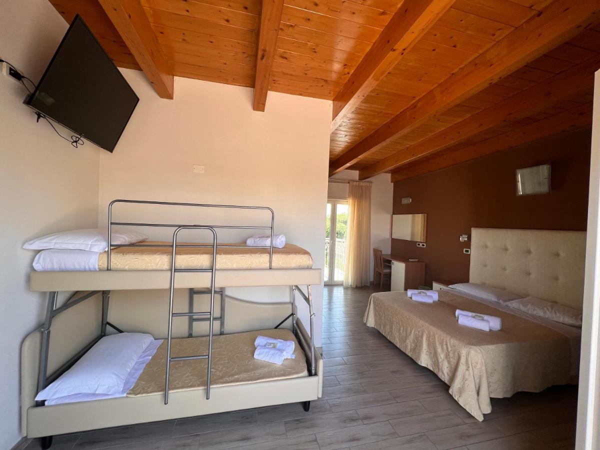 Hotel Favorita تْشيزيناتيكو المظهر الخارجي الصورة
