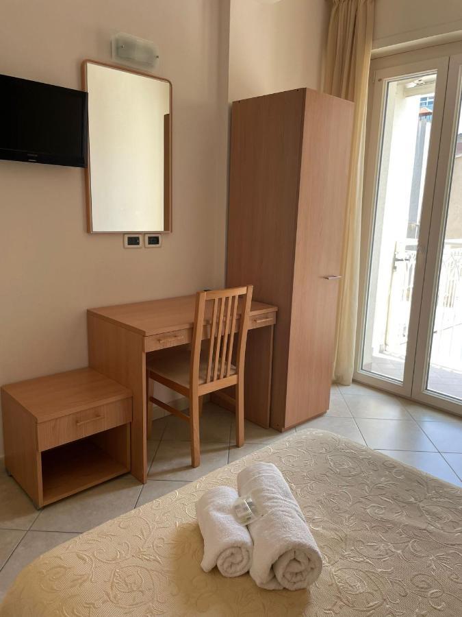 Hotel Favorita تْشيزيناتيكو المظهر الخارجي الصورة