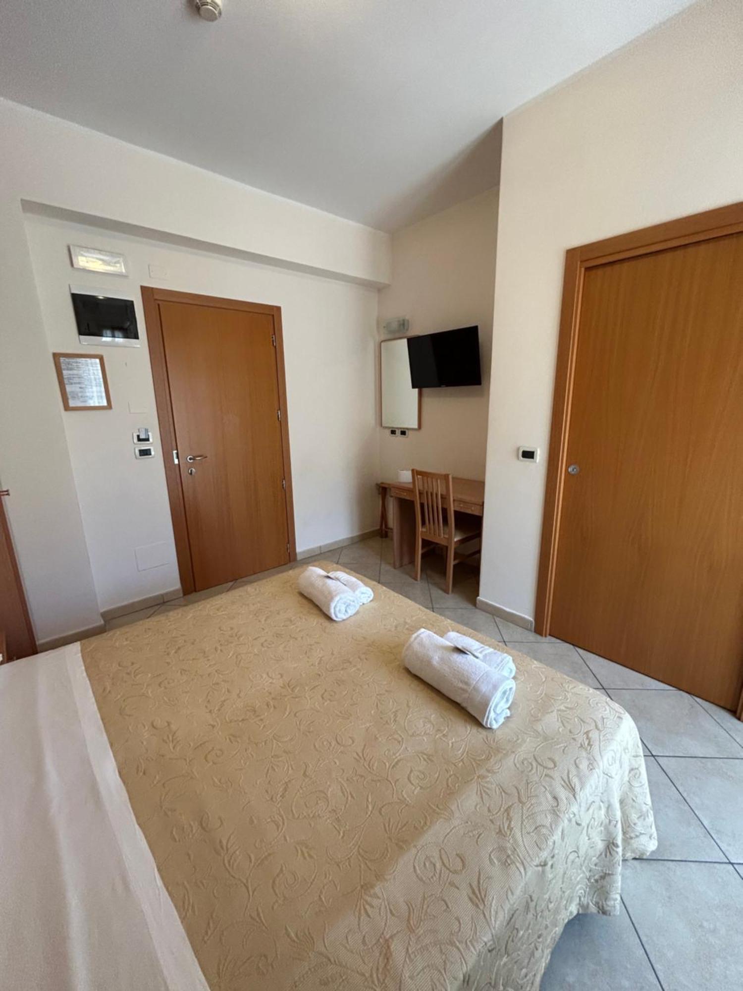 Hotel Favorita تْشيزيناتيكو المظهر الخارجي الصورة