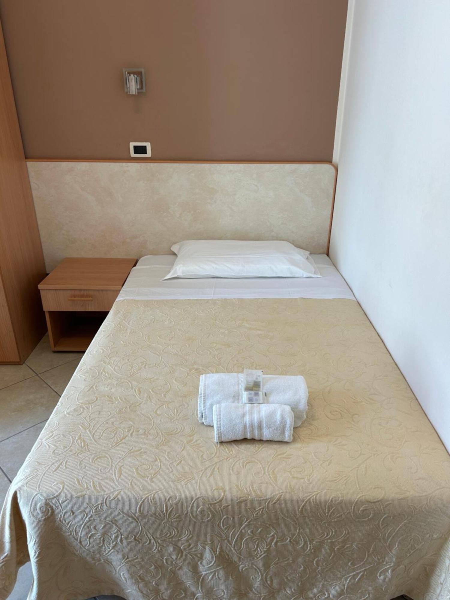 Hotel Favorita تْشيزيناتيكو المظهر الخارجي الصورة