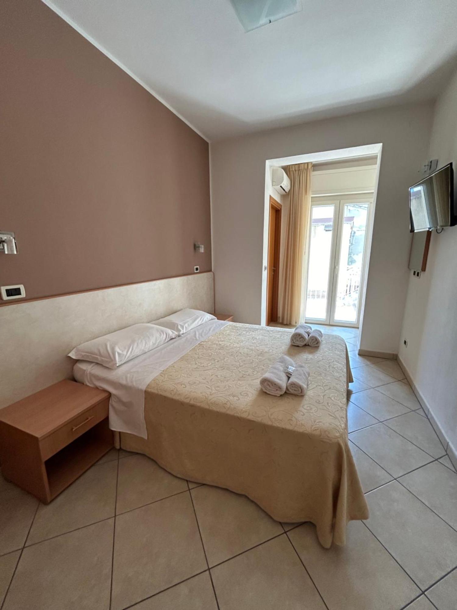 Hotel Favorita تْشيزيناتيكو المظهر الخارجي الصورة