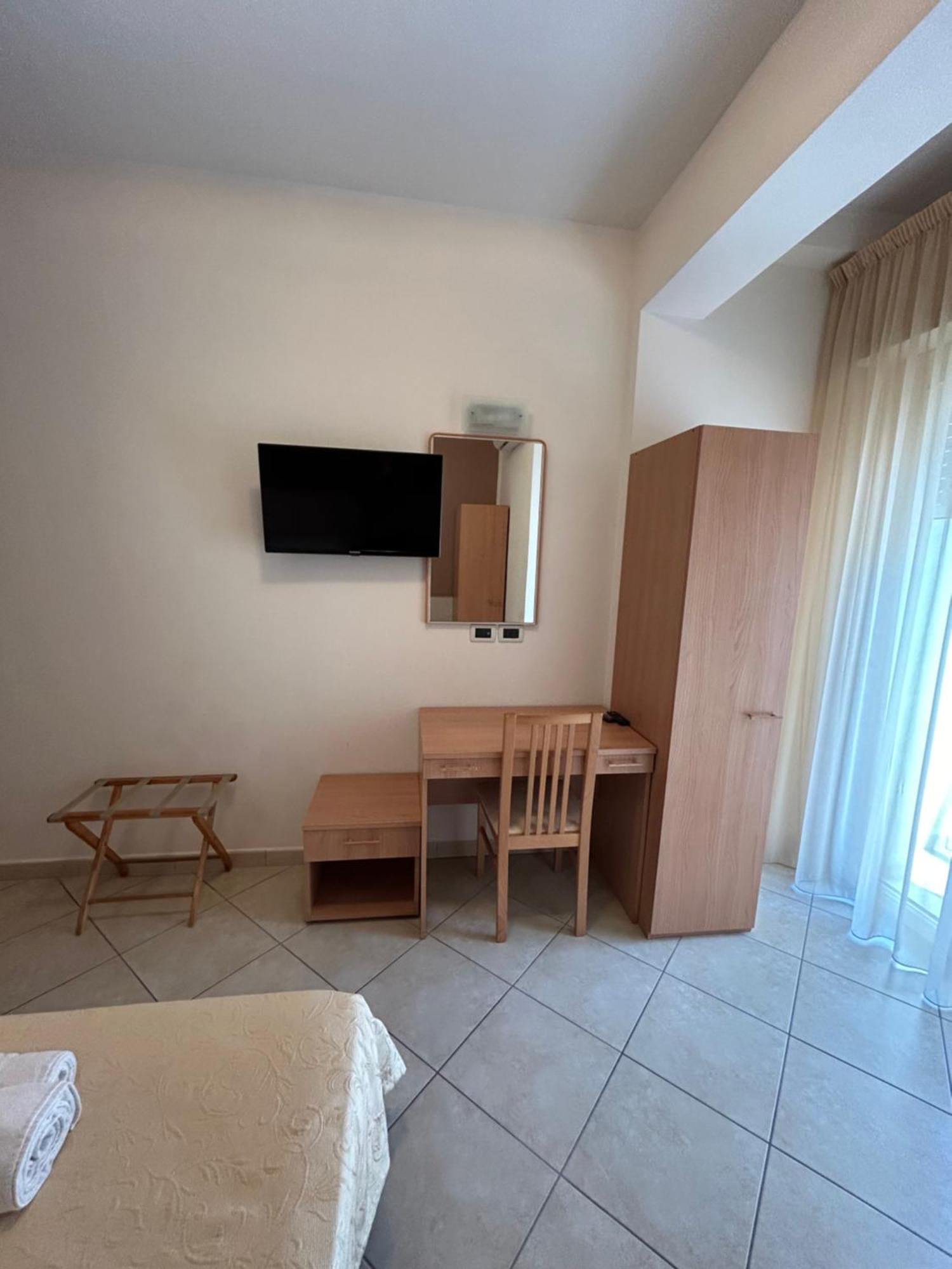 Hotel Favorita تْشيزيناتيكو المظهر الخارجي الصورة
