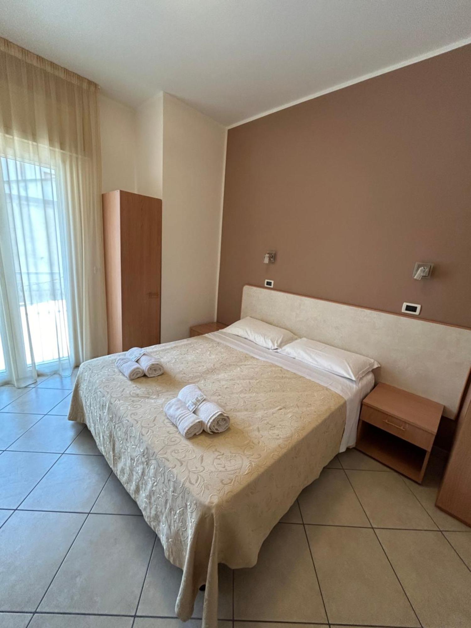Hotel Favorita تْشيزيناتيكو المظهر الخارجي الصورة