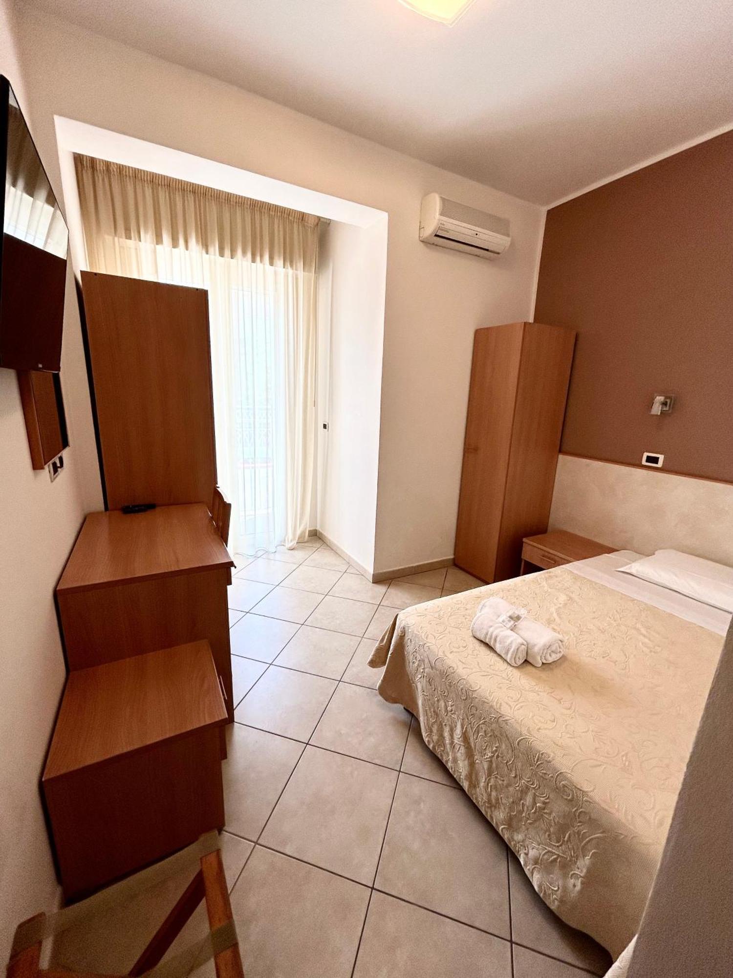 Hotel Favorita تْشيزيناتيكو المظهر الخارجي الصورة