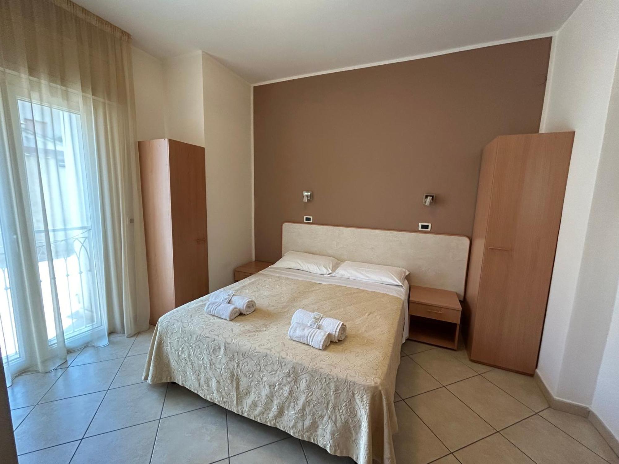 Hotel Favorita تْشيزيناتيكو المظهر الخارجي الصورة