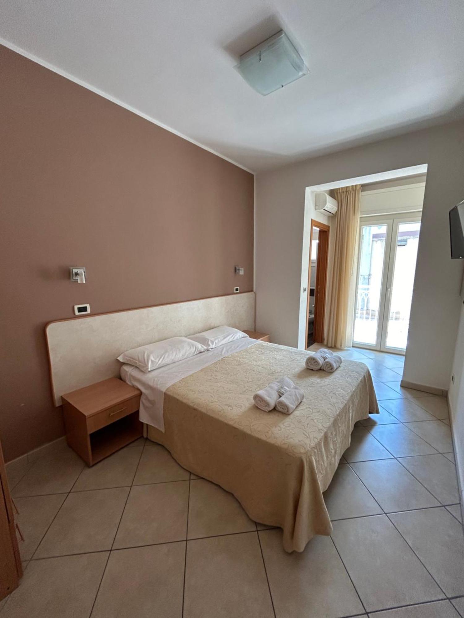 Hotel Favorita تْشيزيناتيكو المظهر الخارجي الصورة