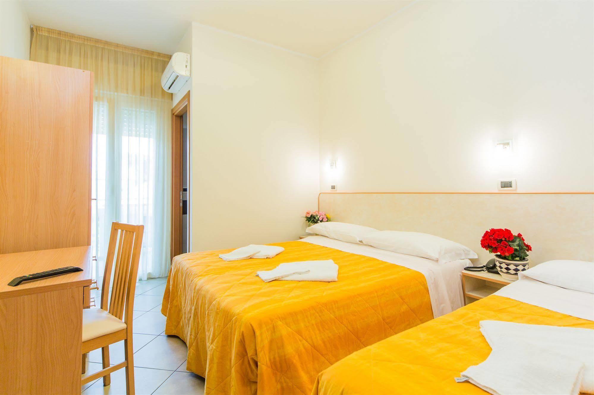 Hotel Favorita تْشيزيناتيكو المظهر الخارجي الصورة