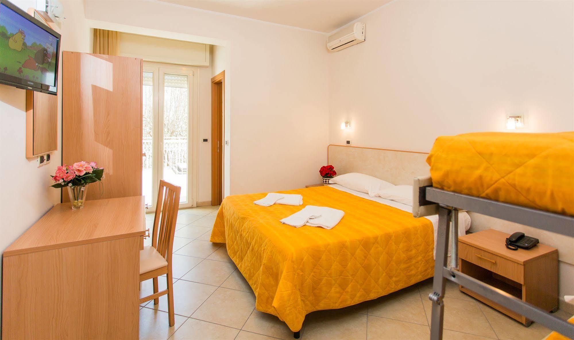 Hotel Favorita تْشيزيناتيكو المظهر الخارجي الصورة