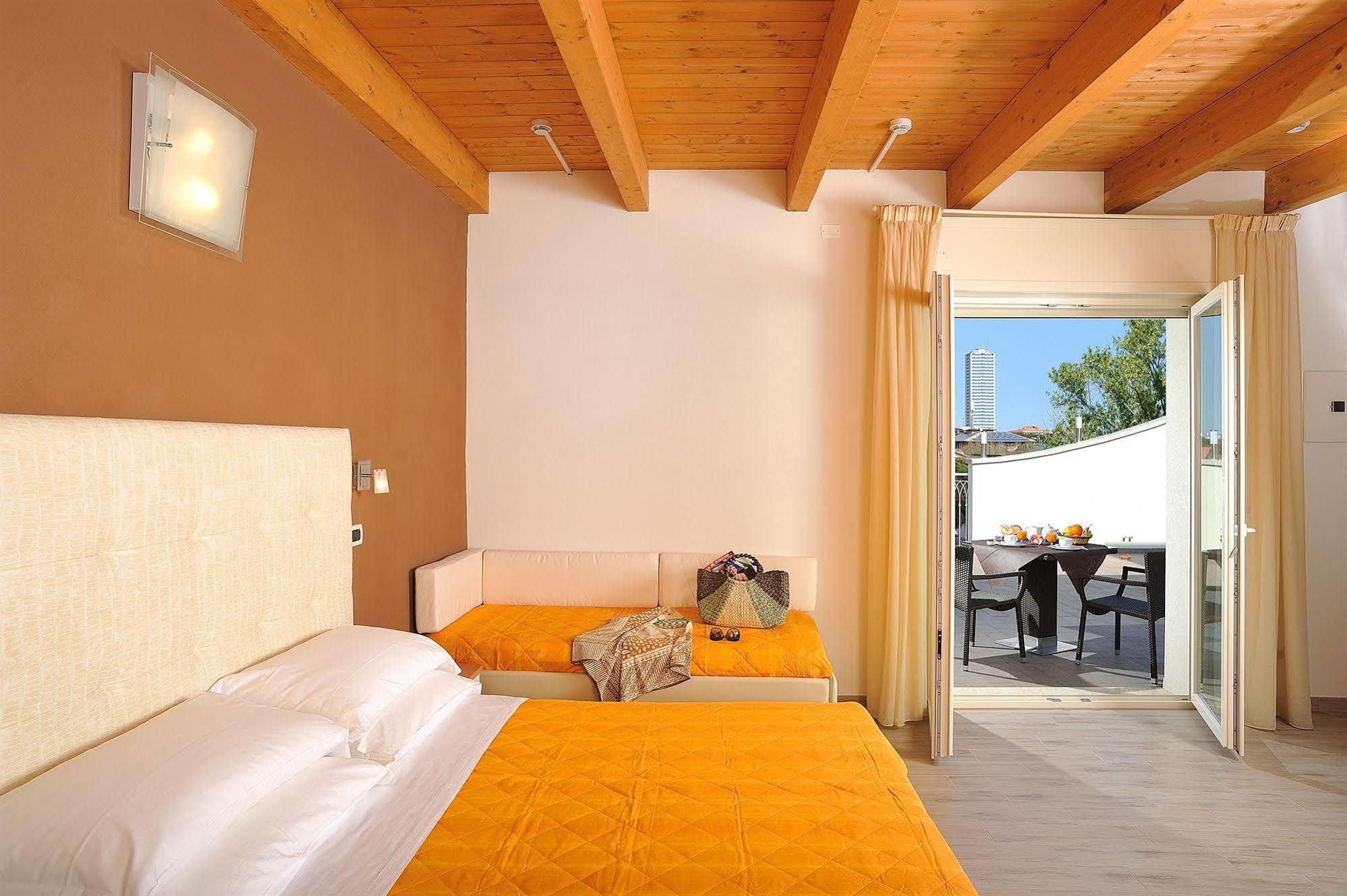 Hotel Favorita تْشيزيناتيكو المظهر الخارجي الصورة