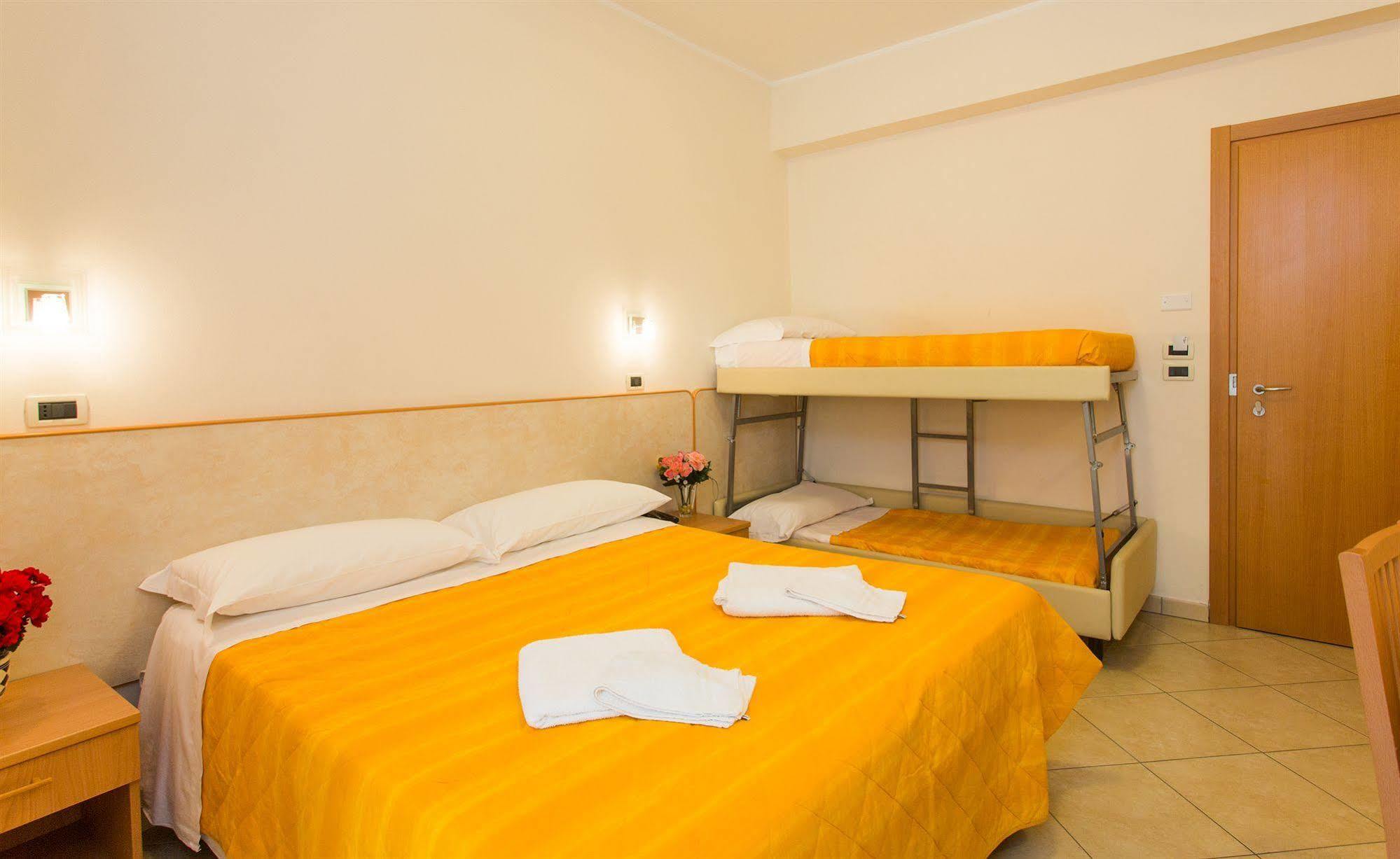 Hotel Favorita تْشيزيناتيكو المظهر الخارجي الصورة